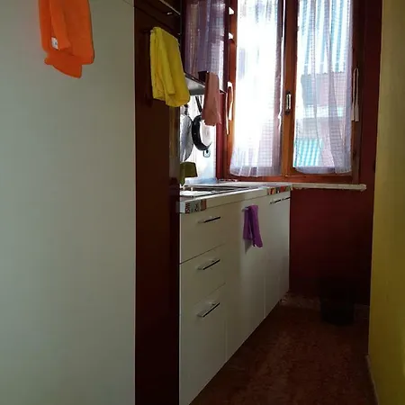 Dora Baltea Monolocale Primo Piano Mansarda Secondo Piano * Verona