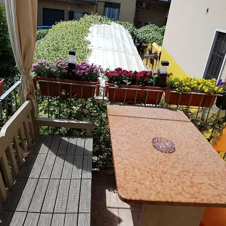 Dora Baltea Monolocale Primo Piano Mansarda Secondo Piano Verona