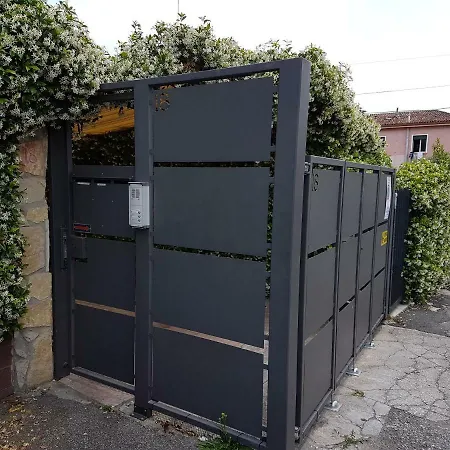 Affittacamere Dora Baltea Monolocale Primo Piano Mansarda Secondo Piano Verona