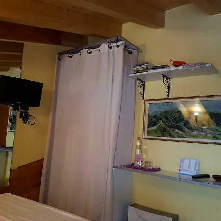 Dora Baltea Monolocale Primo Piano Mansarda Secondo Piano Affittacamere *