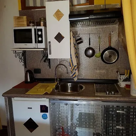 Dora Baltea Monolocale Primo Piano Mansarda Secondo Piano Affittacamere
