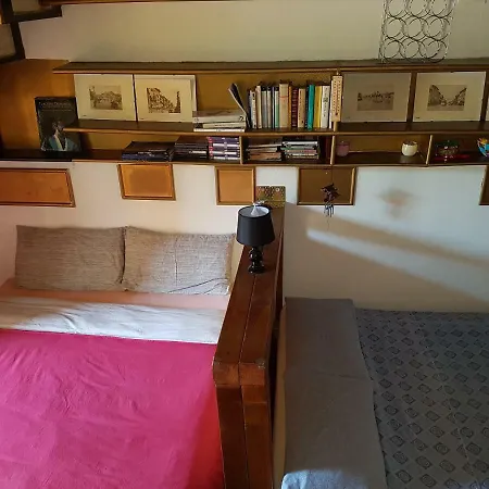 Dora Baltea Monolocale Primo Piano Mansarda Secondo Piano Gasthuis Verona